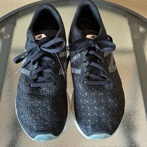 New Balance Fresh Foam Zante Pursuit Size 8.5 Womens Sneakers